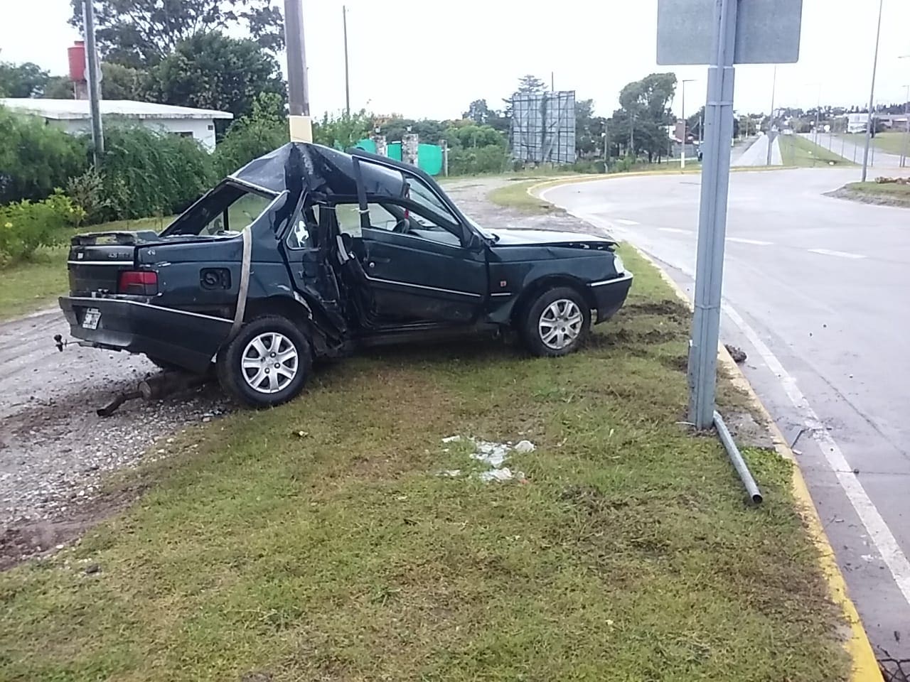 accidente en la rotonda - Diario Resumen de la región