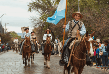 desfileb 25 dde mayo - Diario Resumen de la región